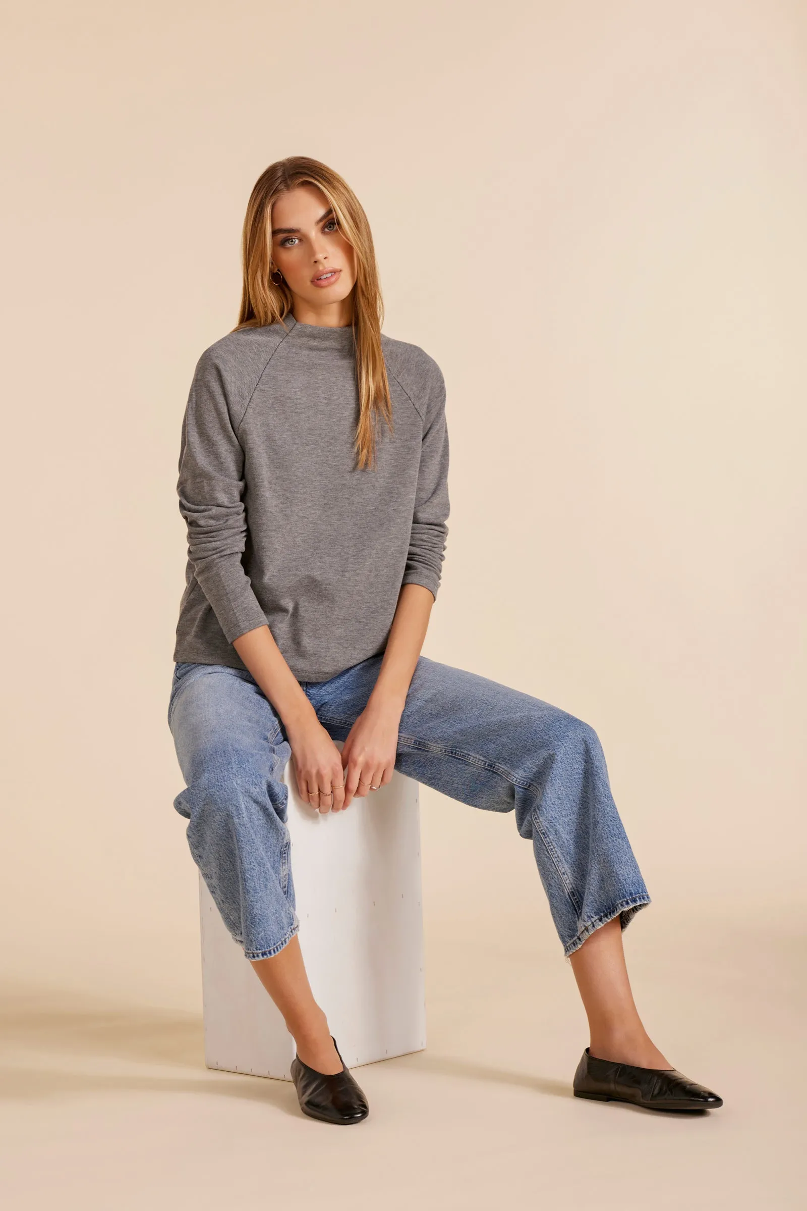 RAGLAN MOCK NECK TOP